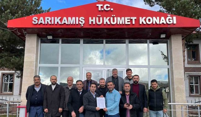 AK Parti Sarıkamış İlçe Başkanı Kenan Doğan mazbatasını aldı