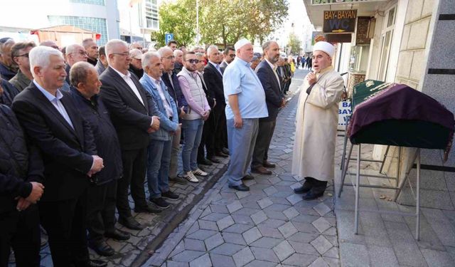 Aksaray’daki kazada yaralanarak tedavi gördüğü hastanede hayatını kaybeden Hafize Çimen, Edremit’te defnedildi