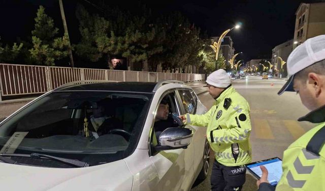 Alaca’da polis ekiplerinden huzur uygulaması