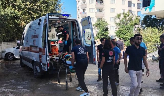 Antalya’da inşaat iskelesi çöktü: 2 işçi yaralandı