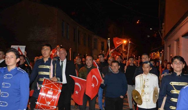 Babadağ’da Cumhuriyet coşkusu fener alayıyla taçlandı