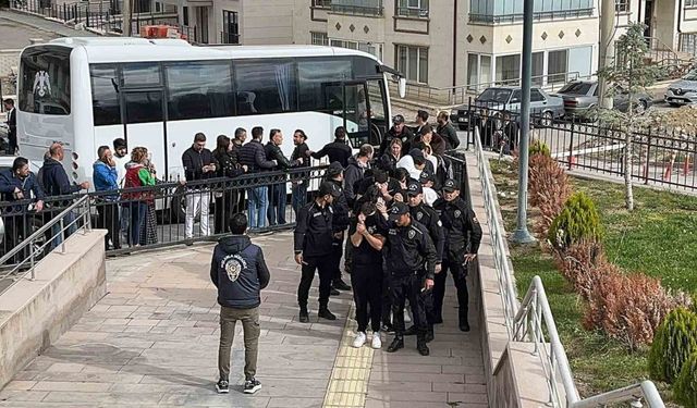 Bahis çetesi üyesi 10’u öğrenci 15 kişi adliyeye sevk edildi