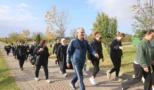 Başkan Çiftçi, vatandaşlarla sabah yürüyüşü yaptı