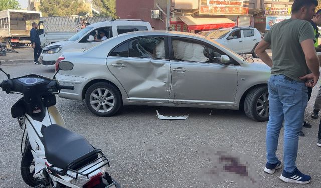 Çarptığı otomobilin camına ok gibi saplandı