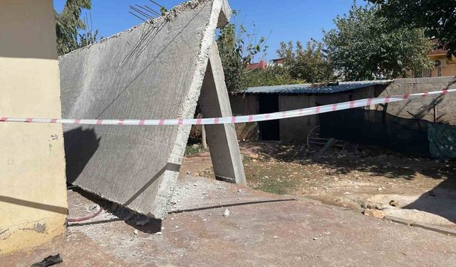 Depremde balkon çöktü, bir kadın yaralandı