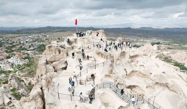 Dünyanın en büyük peribacasına ziyaretçi akını