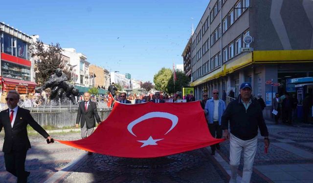 Edirne’de emekli astsubaylardan görkemli kutlama