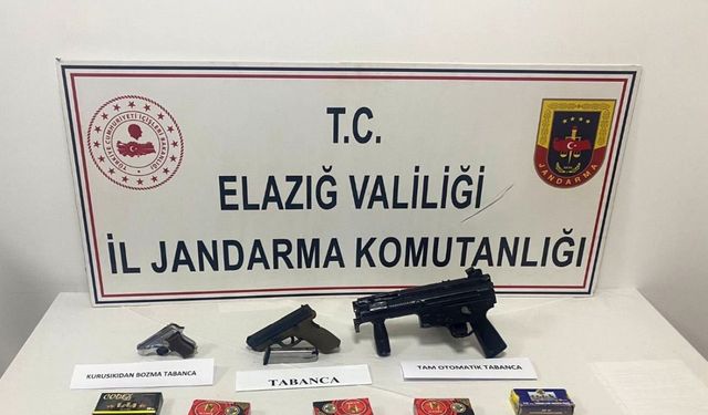 Elazığ’da bir işletmede yapılan aramda ruhsatsız tabanca ele geçirildi