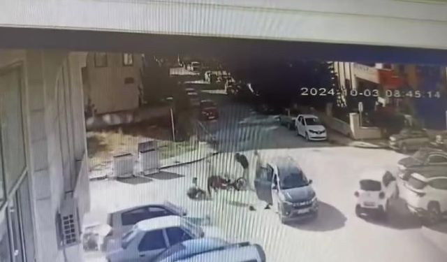 Elazığ’da motosiklet ile otomobilin çarpışma anı kamerada