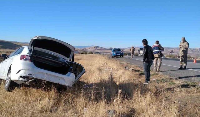 Elazığ’da otomobil takla attı: 2 yaralı