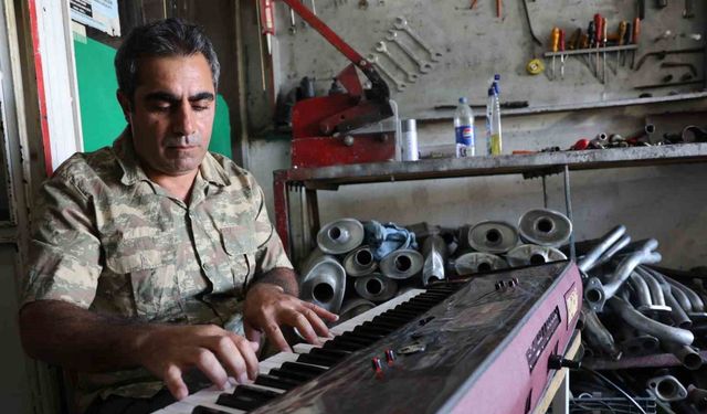 Elazığ’da "Sanayinin Fazıl Say’ı": Oto tamir ustası nota bilgisi olmadan müzik yapıyor