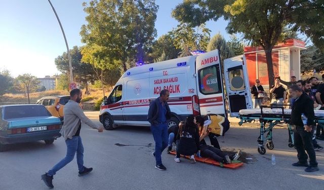 Elazığ’da ticari taksi ile motosiklet çarpıştı: 1 yaralı