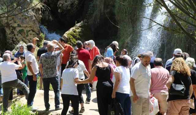 Erzincan’da en çok turistin ağırlandığı beldenin yolu asfaltlanıyor