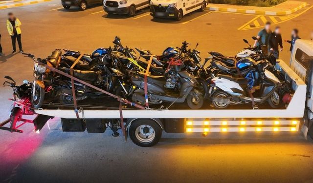 Eyüpsultan’da trafiği tehlikeye sokan 14 motosikletli yakalandı