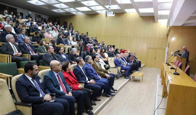 FÜ’de Cumhuriyet Bayramı nedeniyle konferans düzenlendi