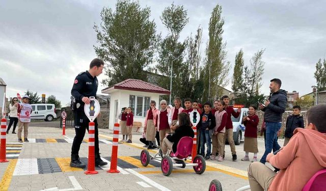 Geleceğin sürücülerine trafik bilinci aşılanıyor