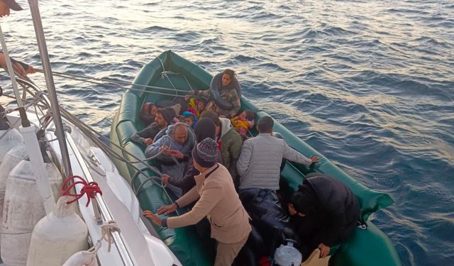 İzmir açıklarında 40 düzensiz göçmen yakalandı, 29’u kurtarıldı