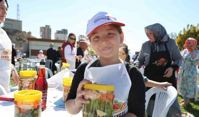 Kahramanmaraş’ta açık havada turşu atölyesi