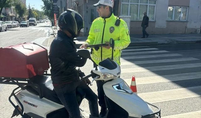 Kars’ta motosiklet kuryeler denetlendi