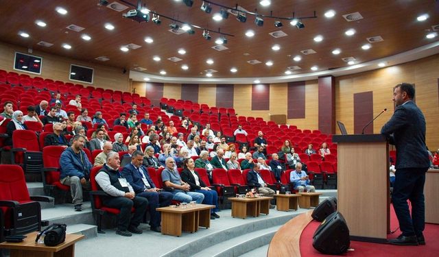 Kastamonu Üniversitesi’nde Türkiye’nin zengin bitki örtüsü konuşuldu