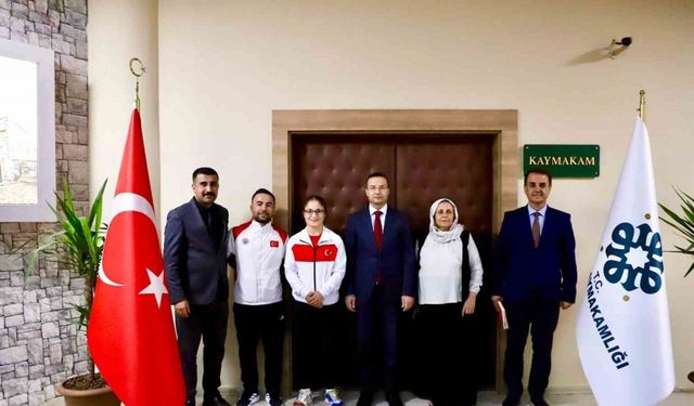 Kaymakam Baycar, Avrupa Şampiyonu milli sporcuyu ödüllendirdi