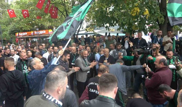 Kocaelispor çarşıya indi, ortaya renkli görüntüler çıktı