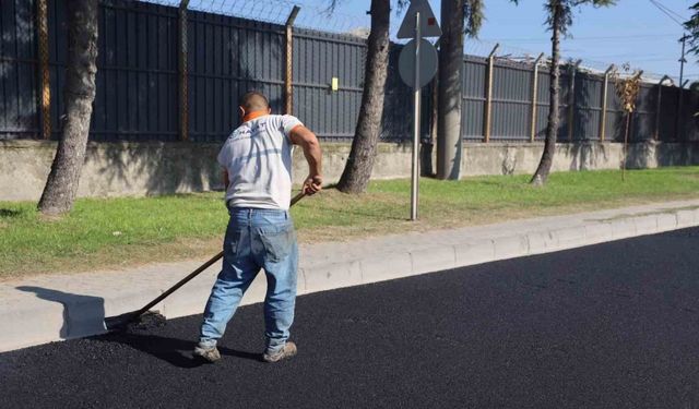 Körfez’de 1 günde 500 ton asfalt serildi