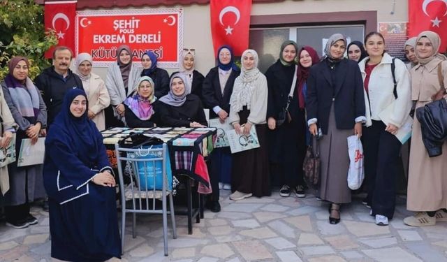 Kur’an kursunda kursiyerler geleneksel Kütahya kıyafetlerini ve yemeklerini tanıttı