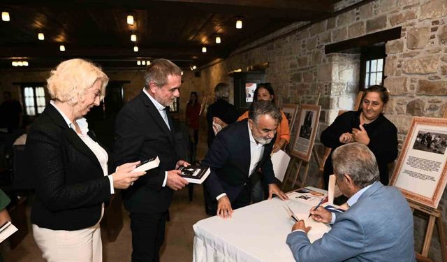 Kuşadası’nda Atatürk ile ilgili söyleşi düzenlendi