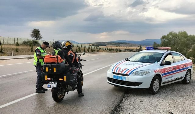 Kütahya’da Jandarma Trafik Timlerinden motosiklet ve motorlu bisiklet denetimi