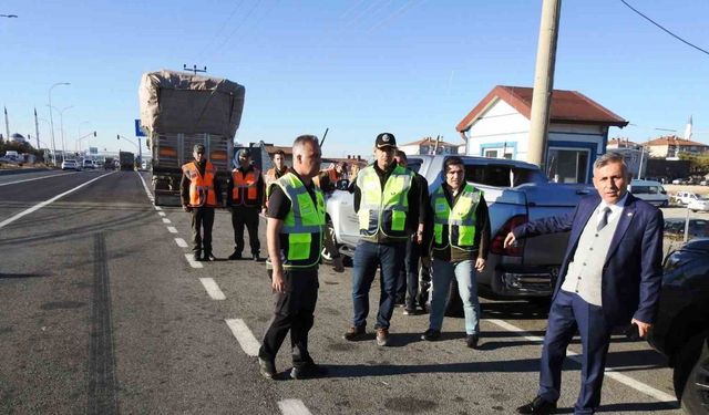 Kütahya’da orman emvali yüklü araçlara mobil denetim