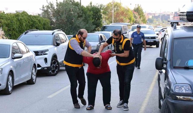 Lise öğrencisini taciz ettiği öne sürülen şüpheliyi Seyhan polisi yakaladı