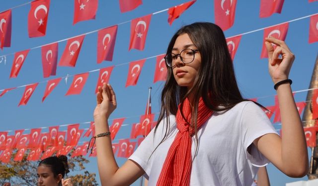 Manisa’da cumhuriyetin 101. yılı kutlamaları başladı