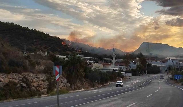 Mersin Bozyazı’da orman yangını büyümeden söndürüldü