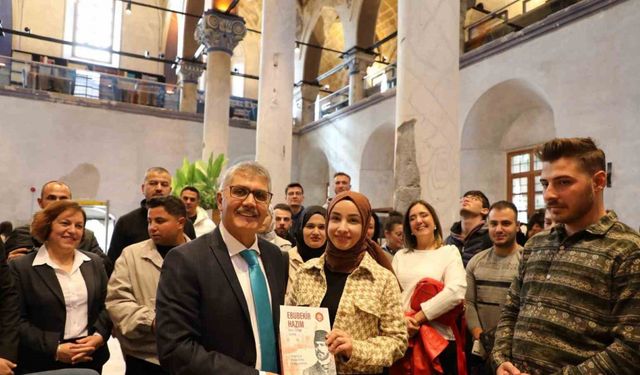 Niğde Valisi Çelik, yazar kimliği ile öğrencilerle buluştu