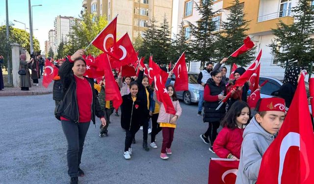 Öğrencilerden anlamlı yürüyüş