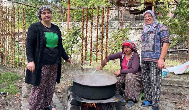 Oğuzlar’da cevizli sucuk mesaisi başladı