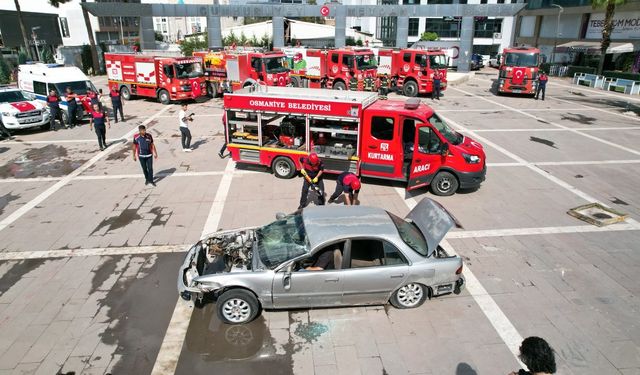 Osmaniye itfaiyesinden, kazada yaralı kurtarma ve yangın tatbikatı