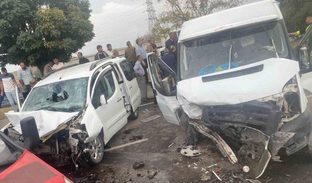 Patnos’ta trafik kazası: 2’si ağır 8 kişi yaralandı