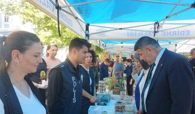 Polis Eşleri Derneği Edirne Şubesi’nden hayır panayırı