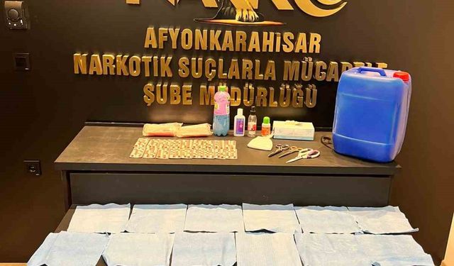 Polis uyuşturucu imalathanesine yaptığı baskında 5 kişiyi yakaladı