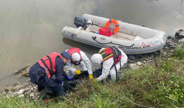 Sakarya Nehri’nde erkek cesedi bulundu