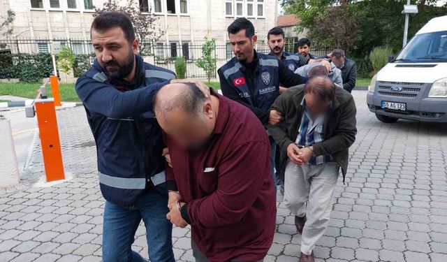 Samsun’da silah operasyonunda gözaltına alınan 4 kişi adliyeye sevk edildi