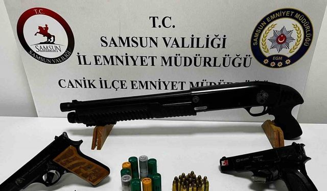 Samsun’da şüpheli araçta silah ele geçirildi