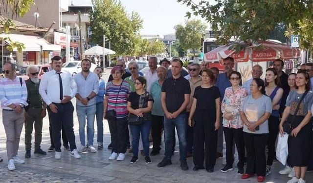 Sarıgöl’de kadına yönelik şiddete hayır protestosu