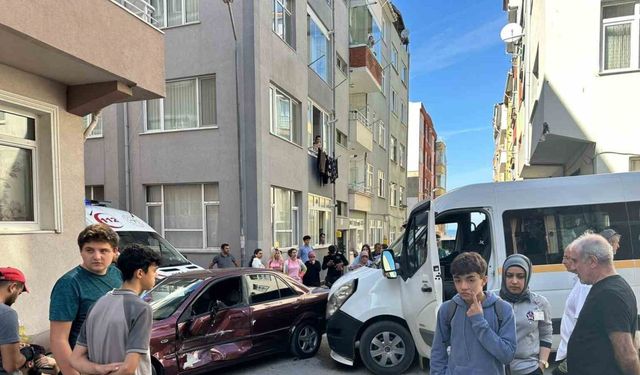 Sinop’ta okul servisi ile otomobil çarpıştı: 7 öğrenci yaralandı