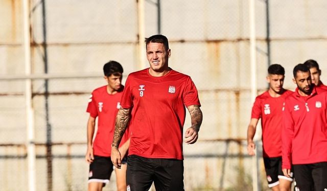 Sivasspor’a Rey Manaj idmanlara başladı