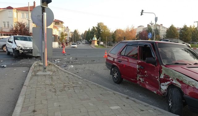 Tavşanlı’da trafik kazası, 3 yaralı