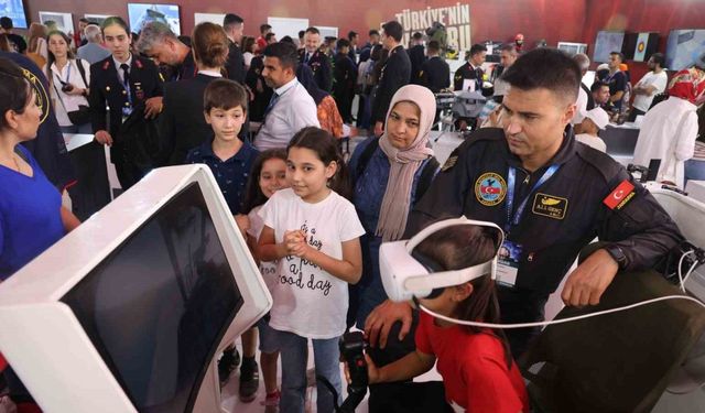 TEKNOFEST’te uçak simülatörleri yoğun ilgi gördü