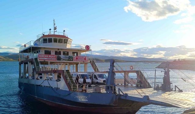 Tunceli’de feribot seferleri yeniden başladı